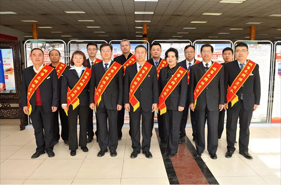 尊龙凯时召开销售先锋模范团队表扬大会