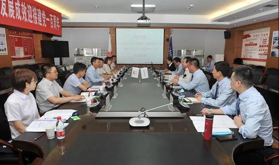 延伸石油销售公司总司理张冰一行来尊龙凯时座谈交流